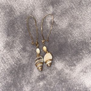 Shell earring